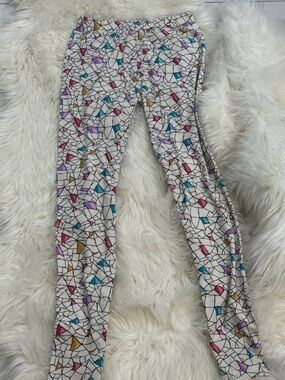 Girls' White Geometric Mosaic Leggings with Multicolor Shapes
